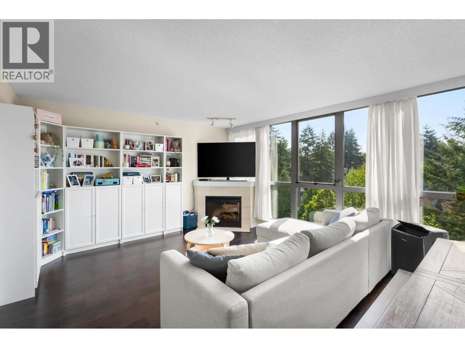 #902 295 GUILDFORD WAY, Port Moody, BC photo 3