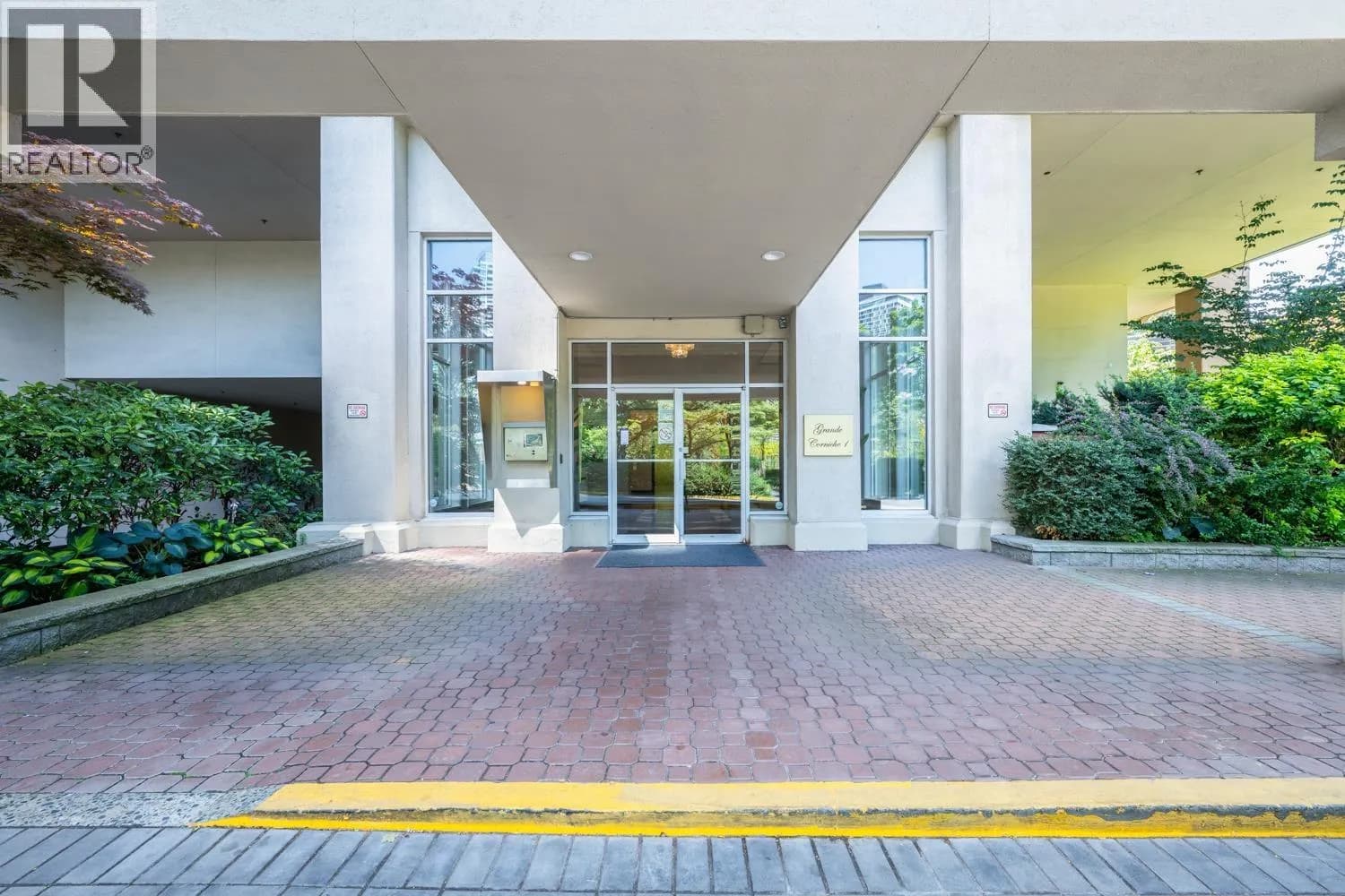 #2203 6240 MCKAY AVENUE, Burnaby, BC photo 2