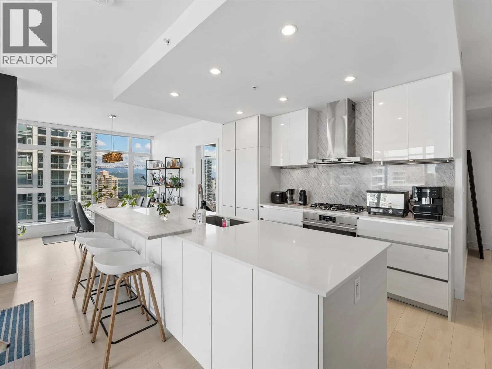 6098 STATION STREET, Burnaby