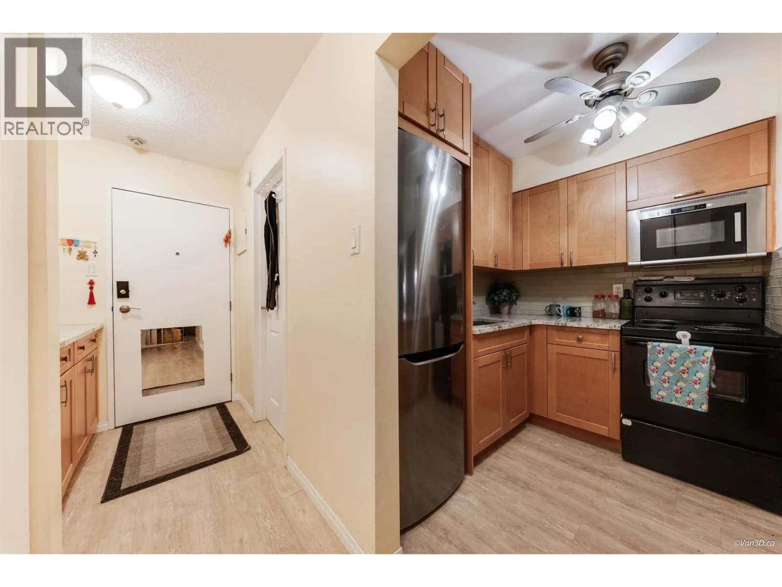 #210 1545 E 2ND AVENUE, Vancouver, BC photo 4