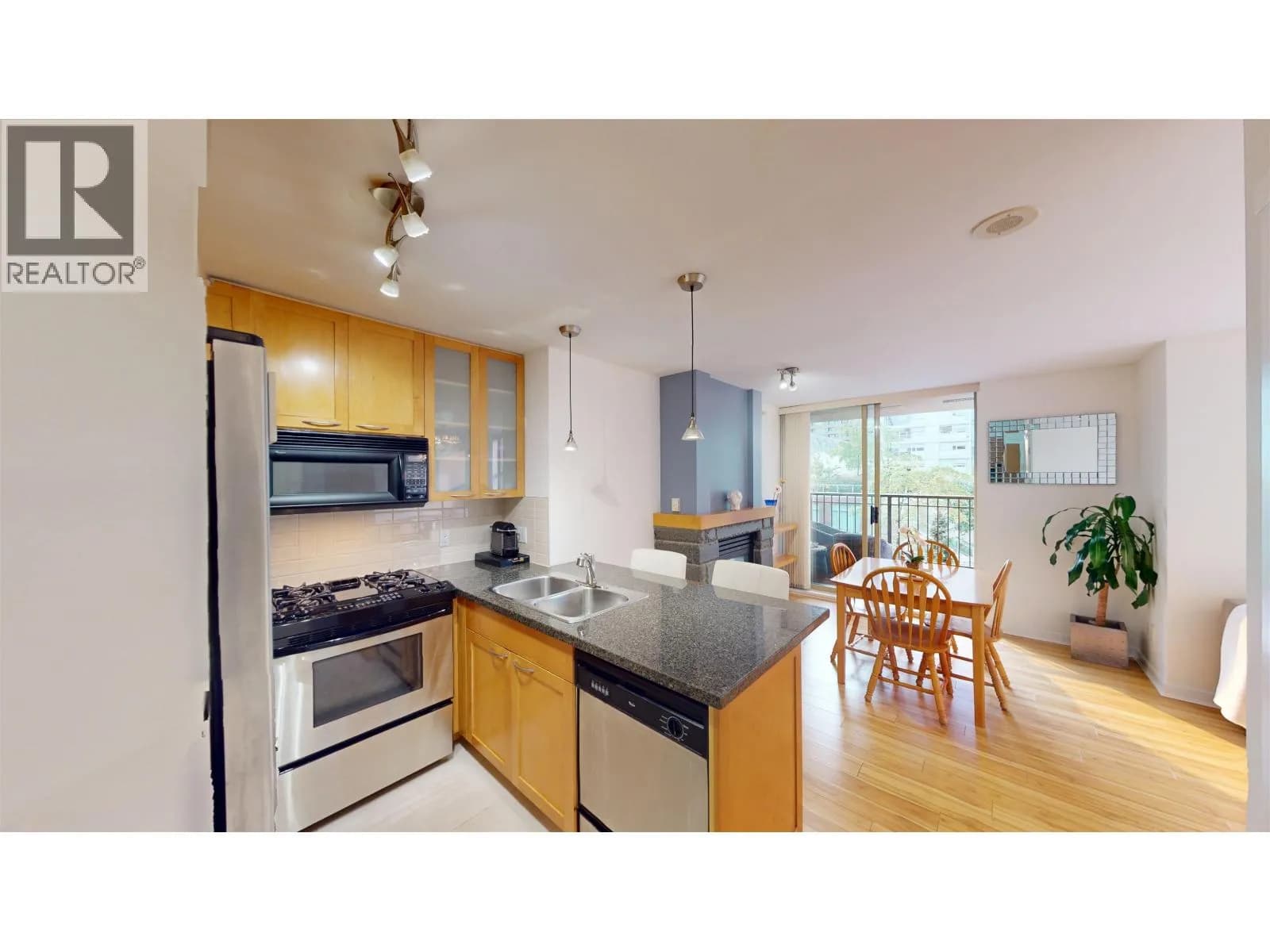 #603 989 RICHARDS STREET, Vancouver, BC photo 3