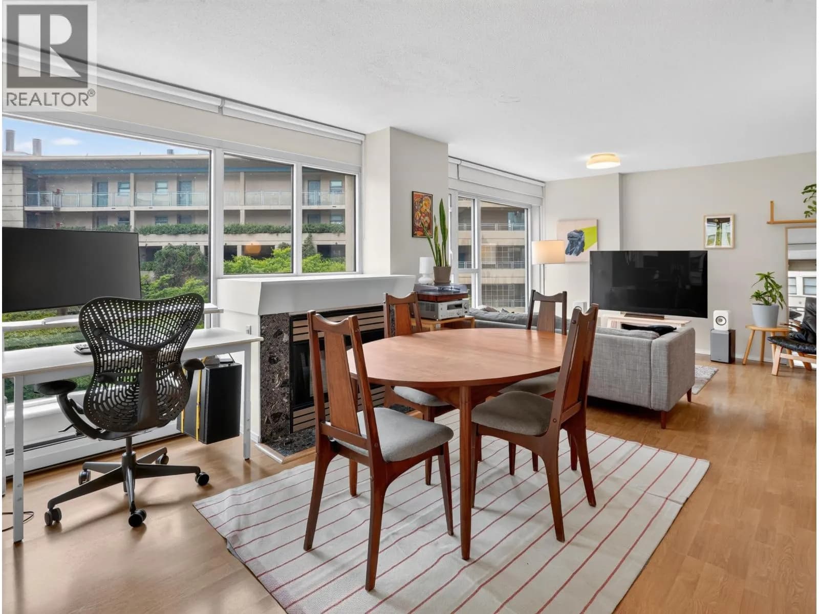 #602 183 KEEFER PLACE, Vancouver, BC photo 3