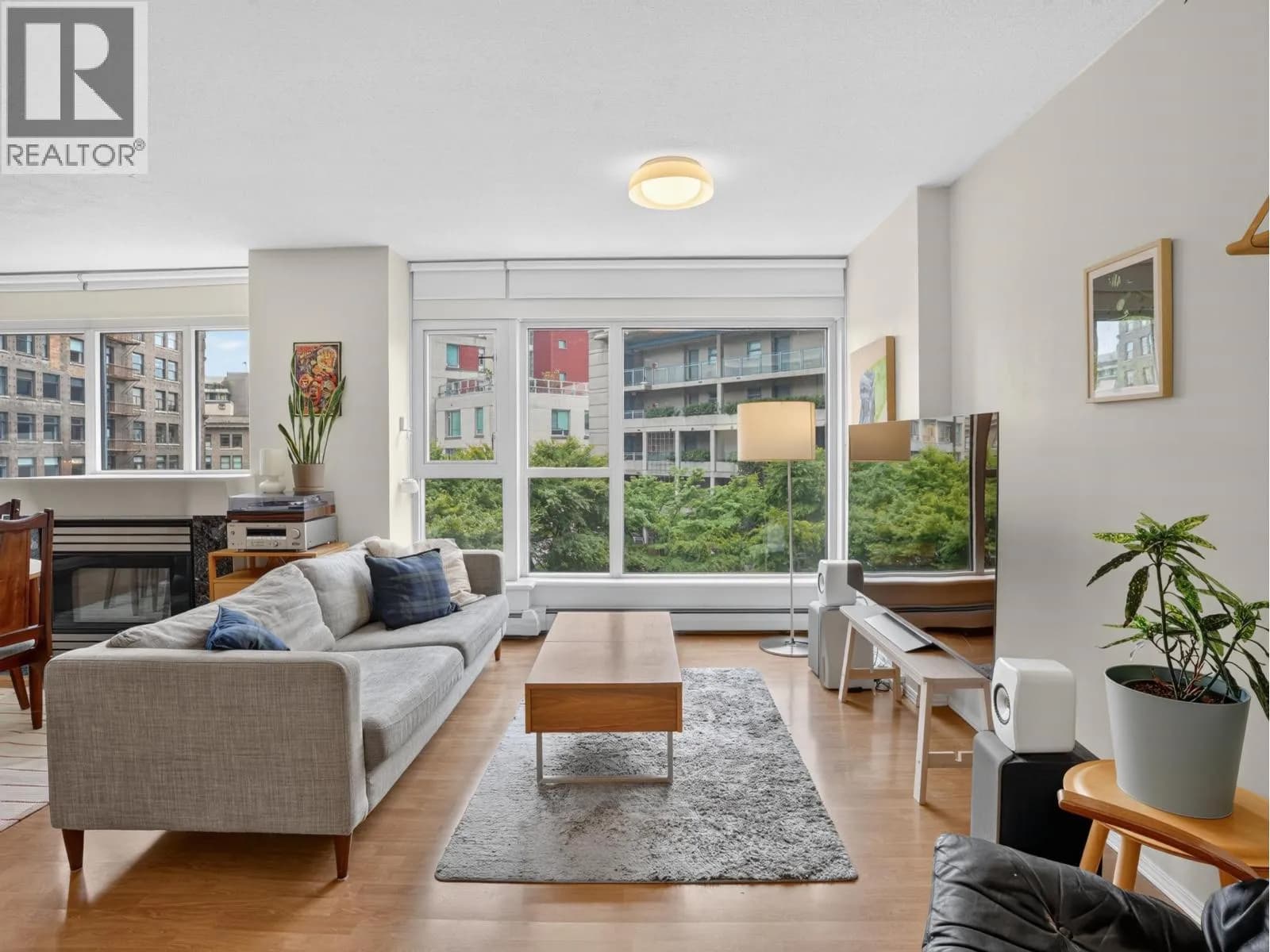 #602 183 KEEFER PLACE, Vancouver, BC photo 5