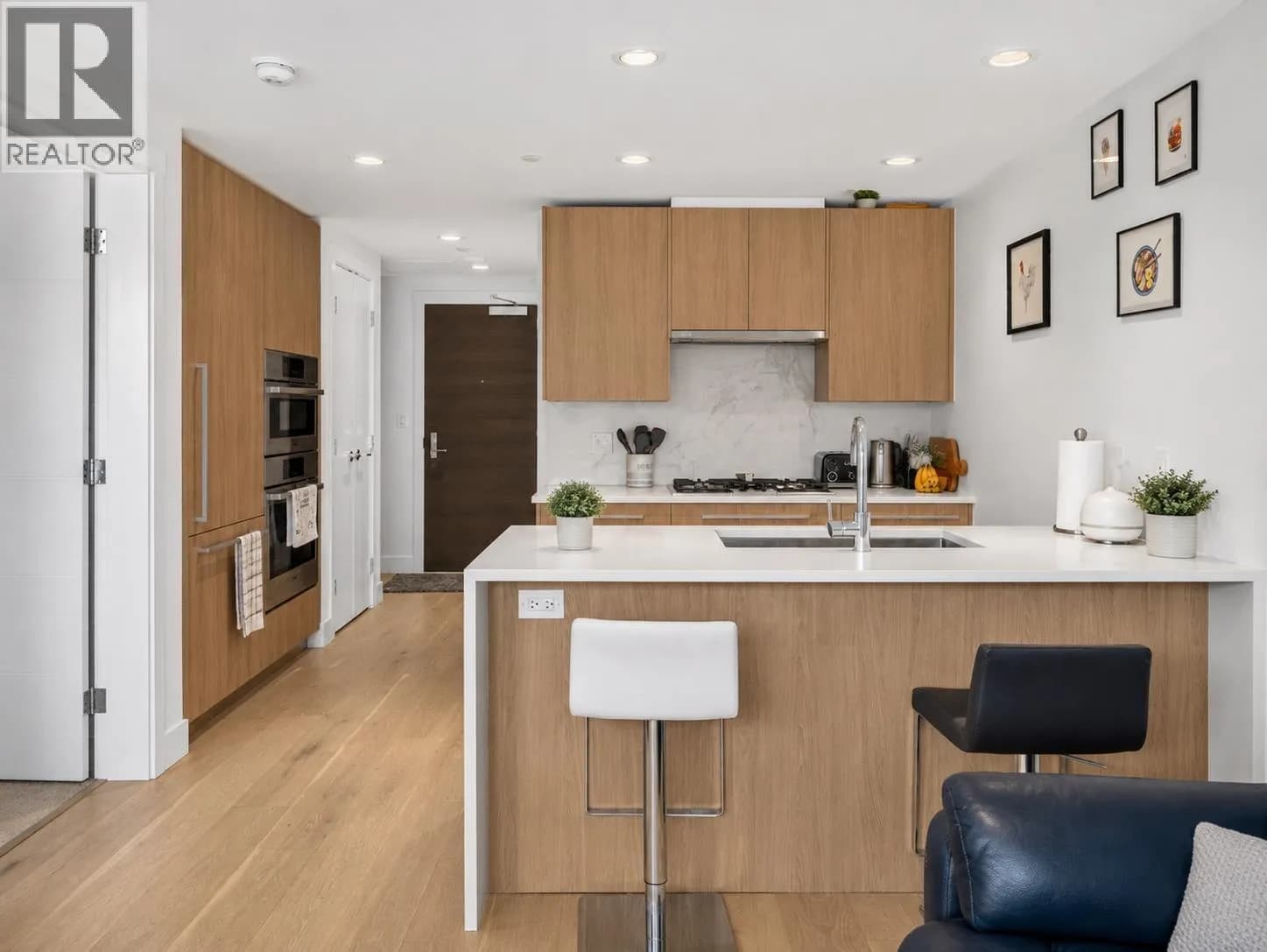 #902 1210 E 27TH STREET, North Vancouver, BC photo 5