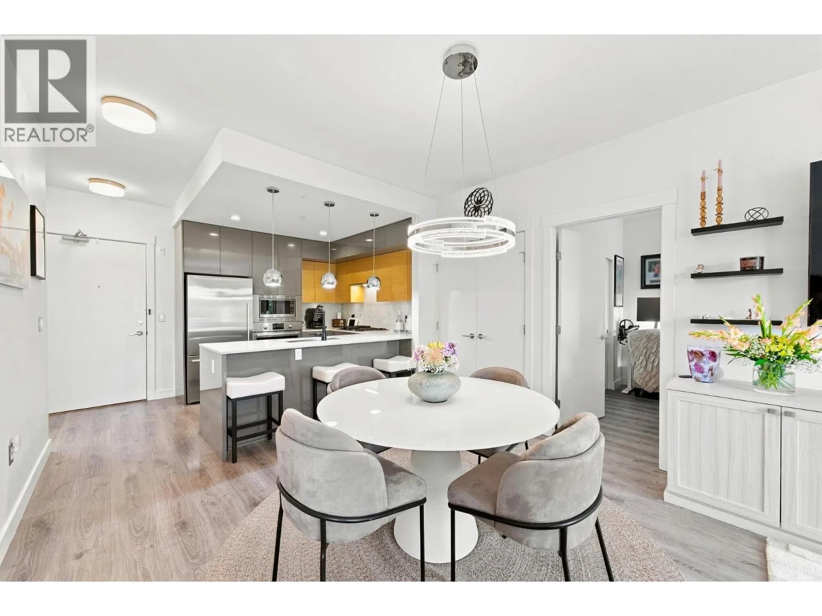 #401 1327 DRAYCOTT ROAD, North Vancouver, BC photo 3