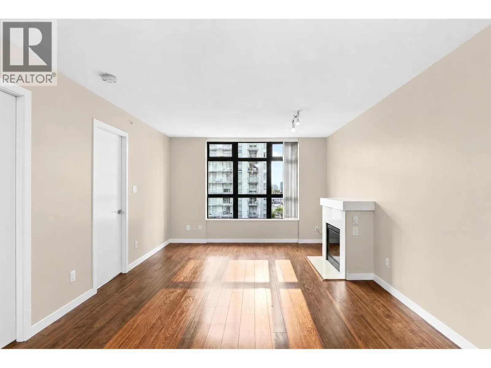 #808 8120 LANSDOWNE ROAD, Richmond, BC photo 3