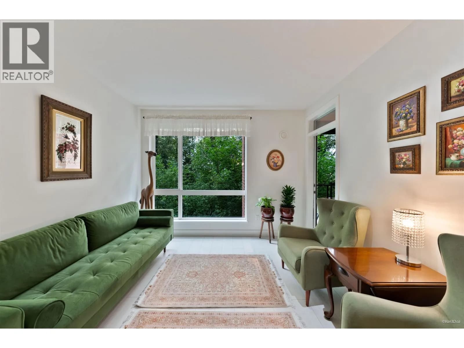 733 W 3RD STREET, North Vancouver