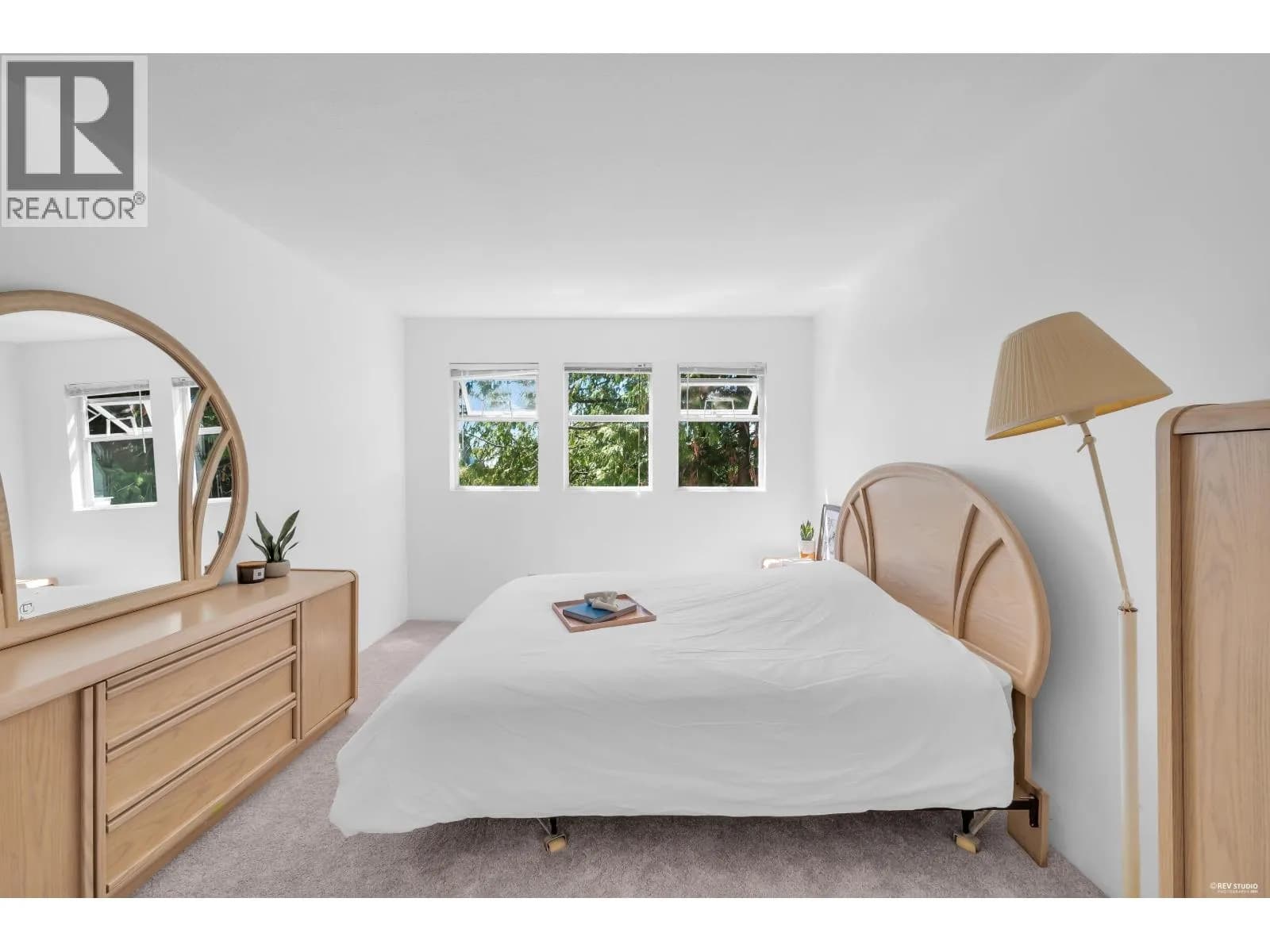 5335 HASTINGS STREET, Burnaby