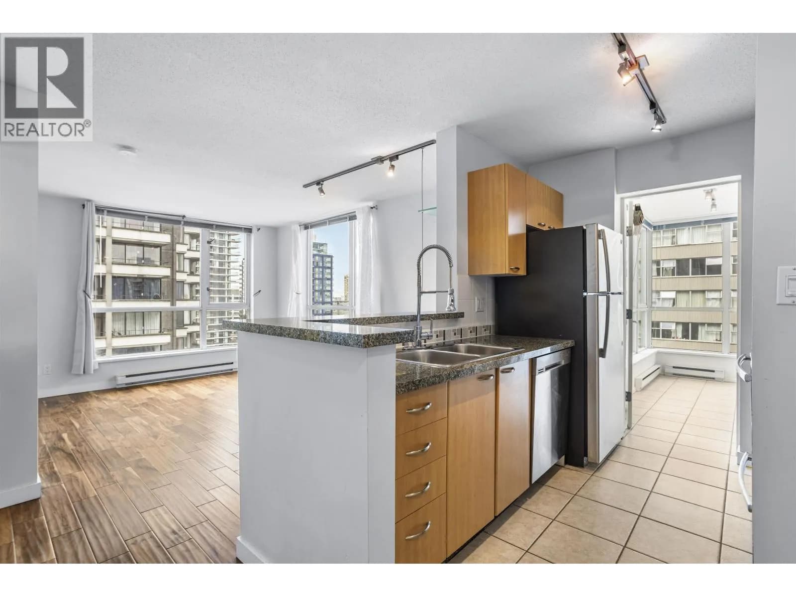 #1506 1420 W GEORGIA STREET, Vancouver, BC photo 2
