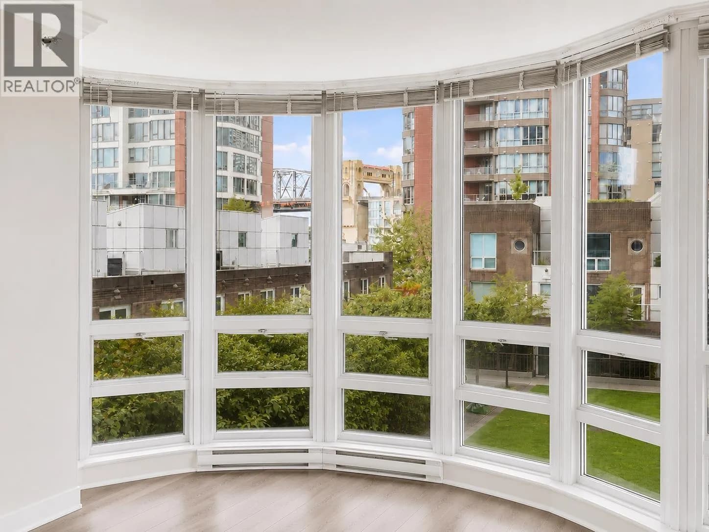 #404 1501 HOWE STREET, Vancouver, BC photo 5