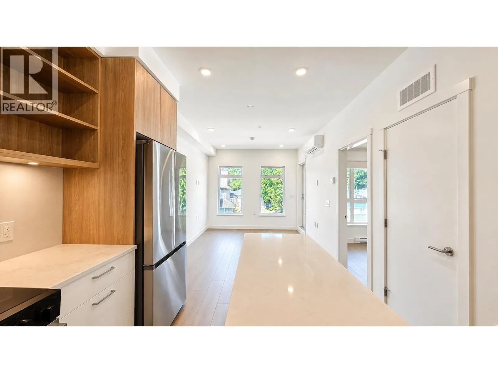 #408 82 FIRST STREET, New Westminster, BC photo 4