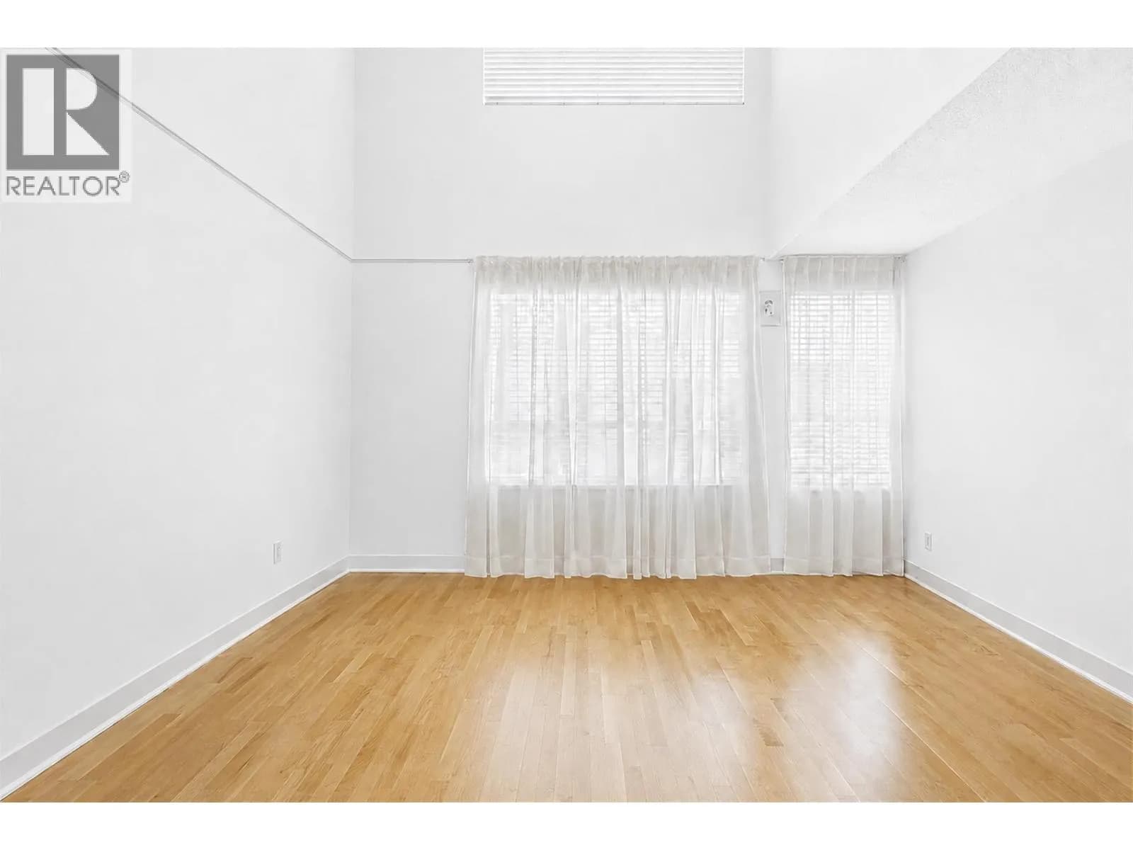 #407 1345 COMOX STREET, Vancouver, BC photo 2