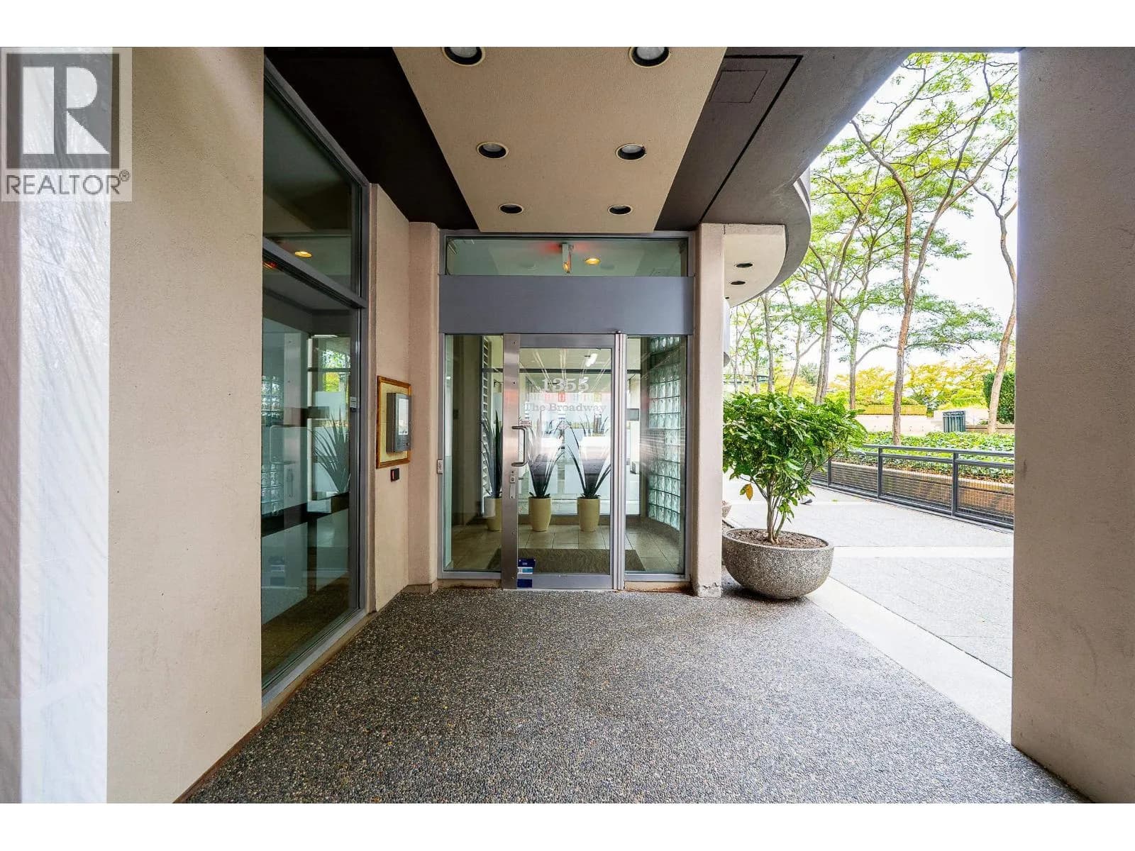 #804 1355 W BROADWAY, Vancouver, BC photo 2