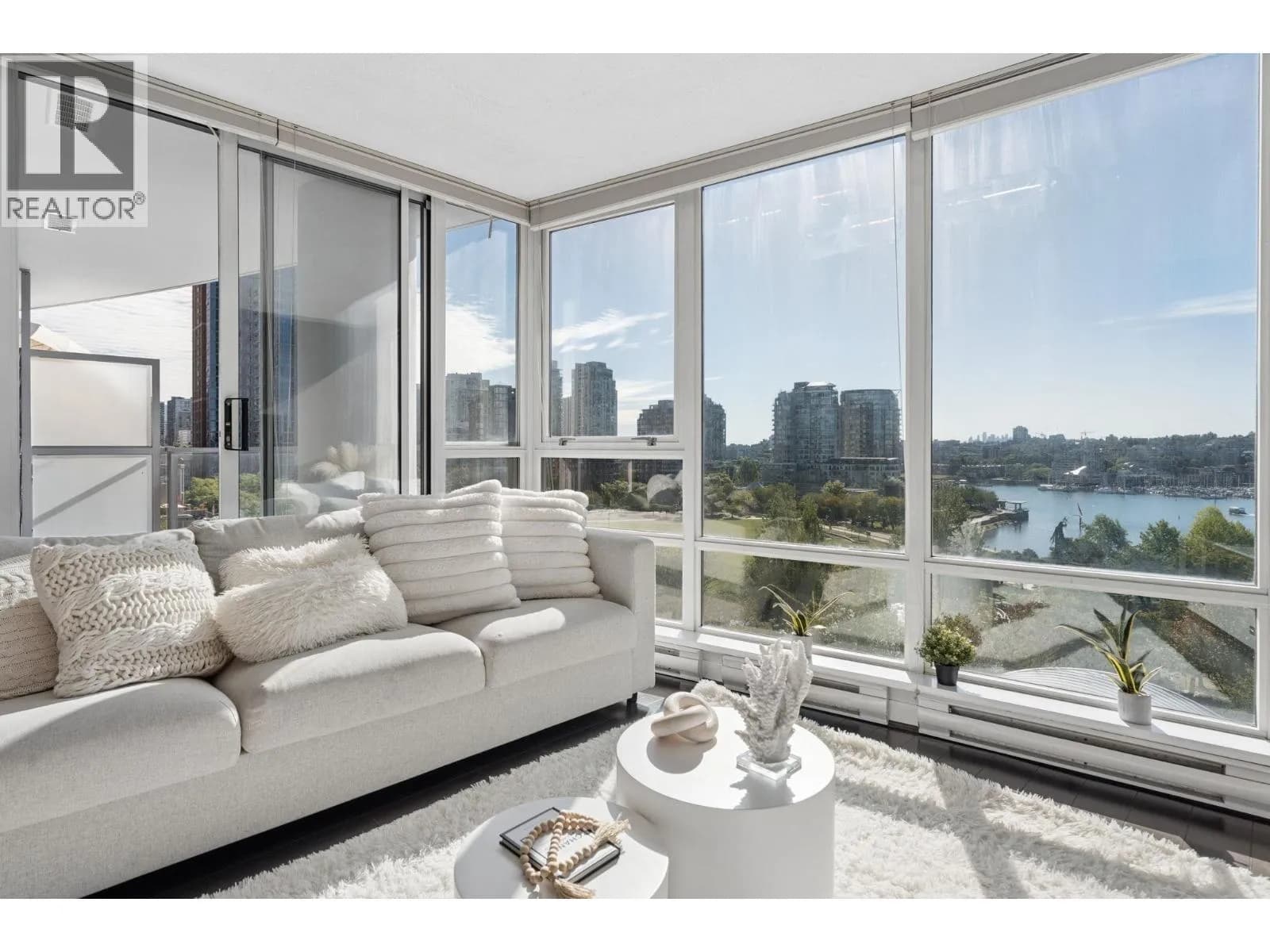 1408 STRATHMORE MEWS, Vancouver