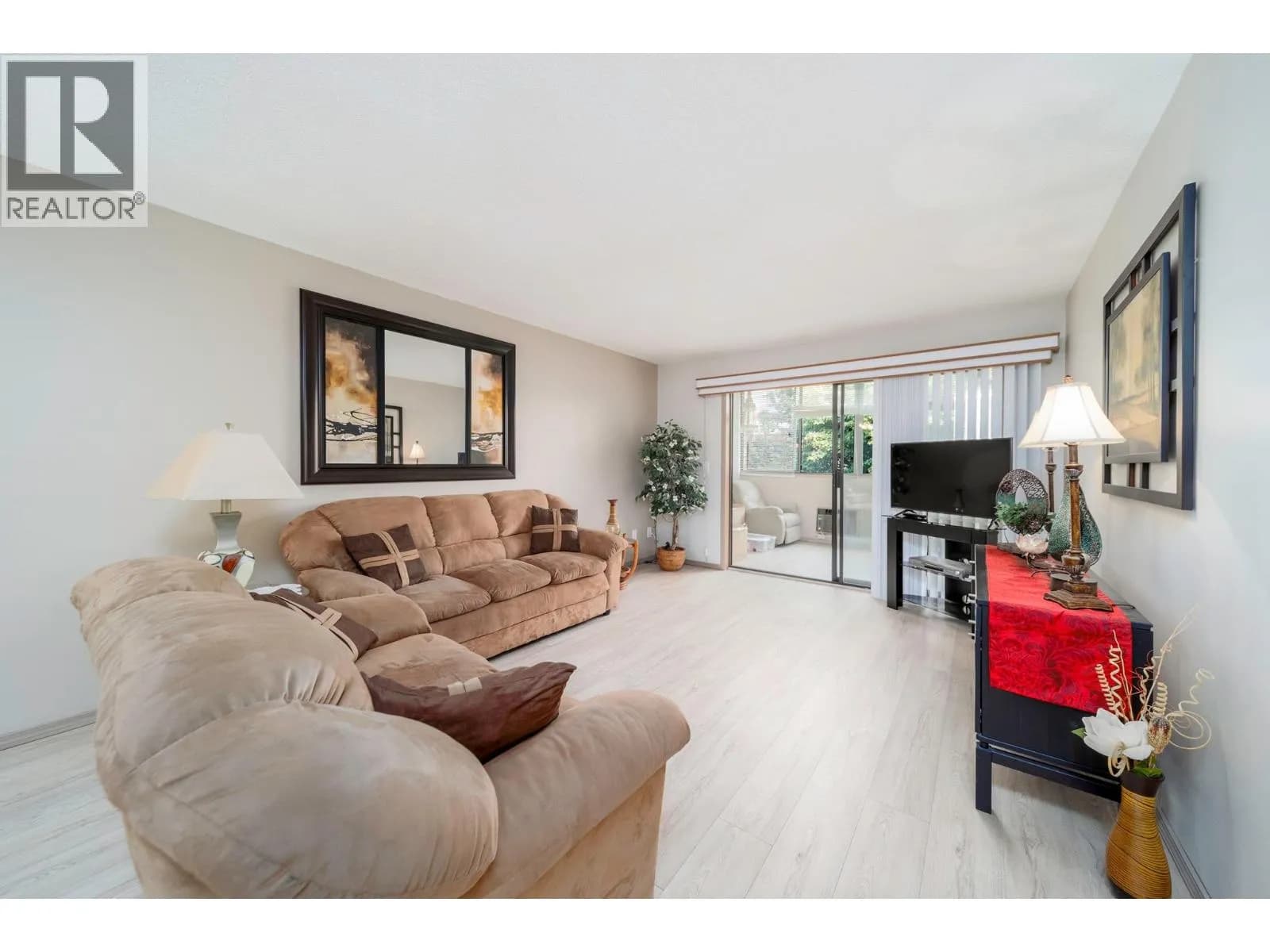 #211 2085 Gordon Drive, Kelowna, BC photo 3