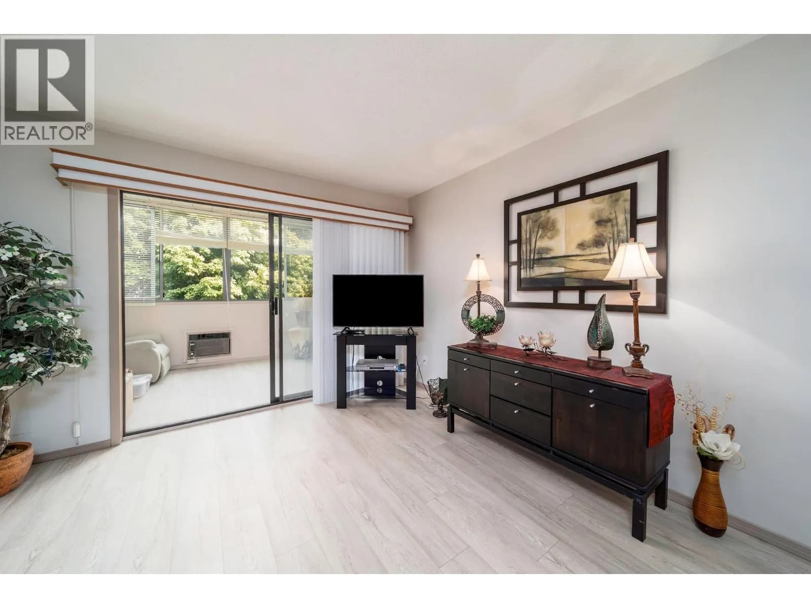 #211 2085 Gordon Drive, Kelowna, BC photo 4