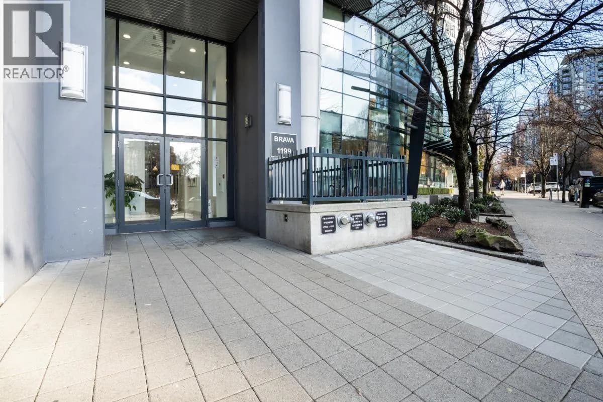 #601 1199 SEYMOUR STREET, Vancouver, BC photo 2