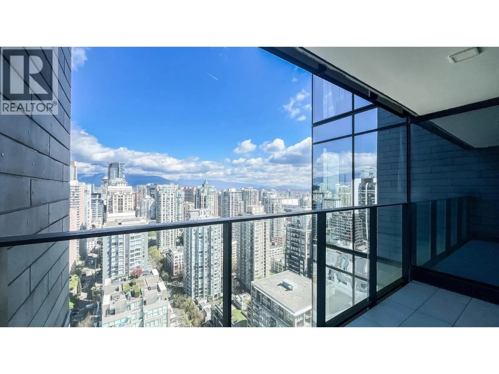 #3202 1111 RICHARDS STREET, Vancouver, BC photo 2