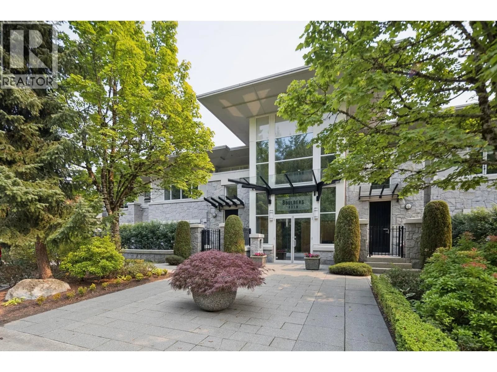 #PH1 2210 CHIPPENDALE ROAD, West Vancouver, BC photo 2