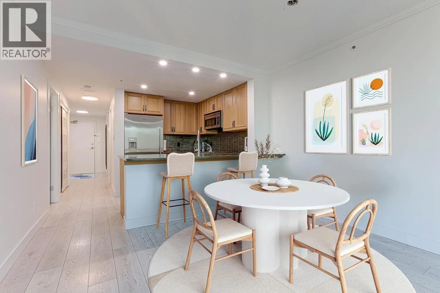 #702 588 BROUGHTON STREET, Vancouver, BC photo 4