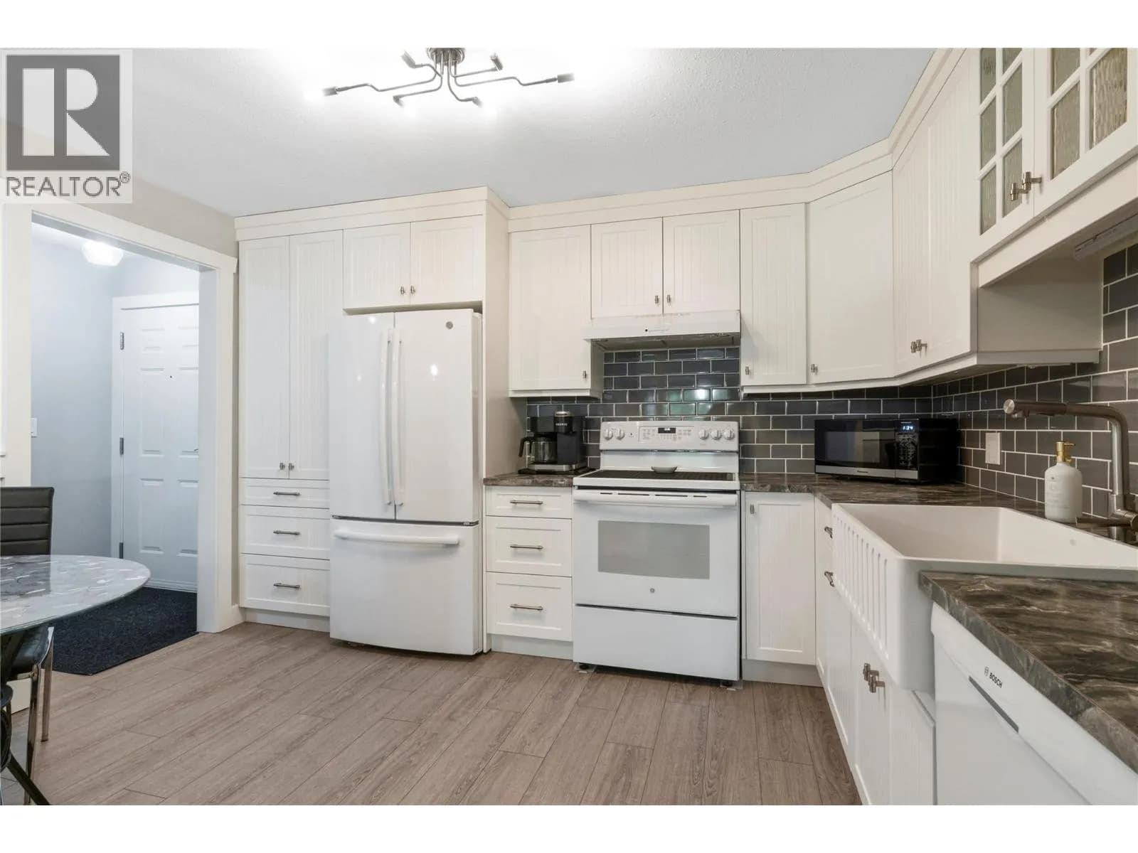 #303 251 6 Street SE, Salmon Arm, BC photo 4