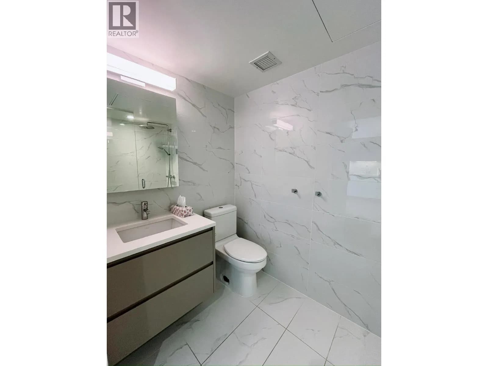 #905 8181 CHESTER STREET, Vancouver, BC photo 3