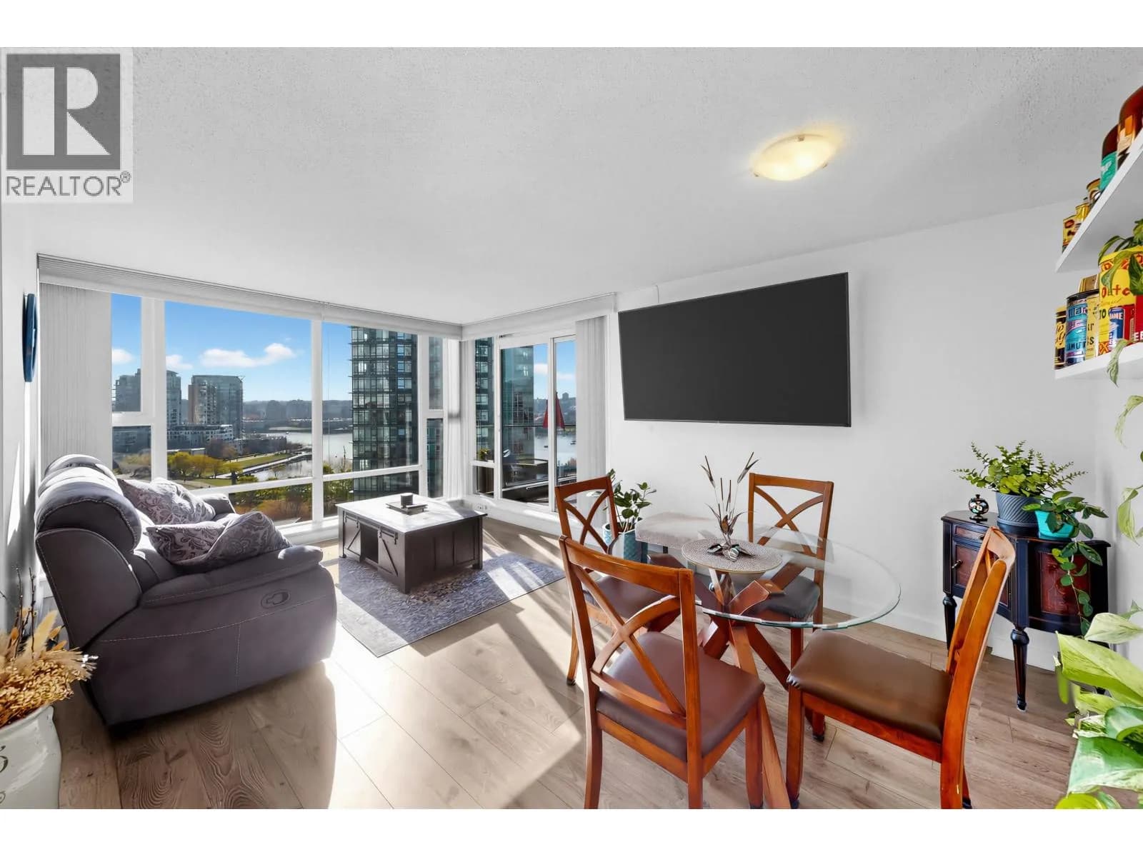 #1501 455 BEACH CRESCENT, Vancouver, BC photo 2