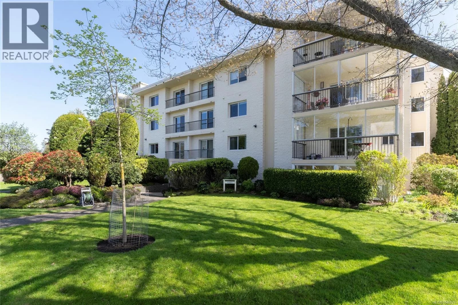 2323 Hamiota St, Oak Bay