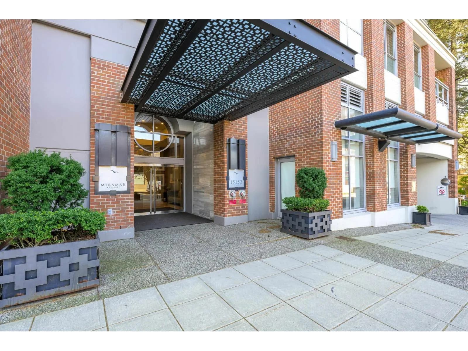 #505 15152 RUSSELL AVENUE, White Rock, BC photo 2