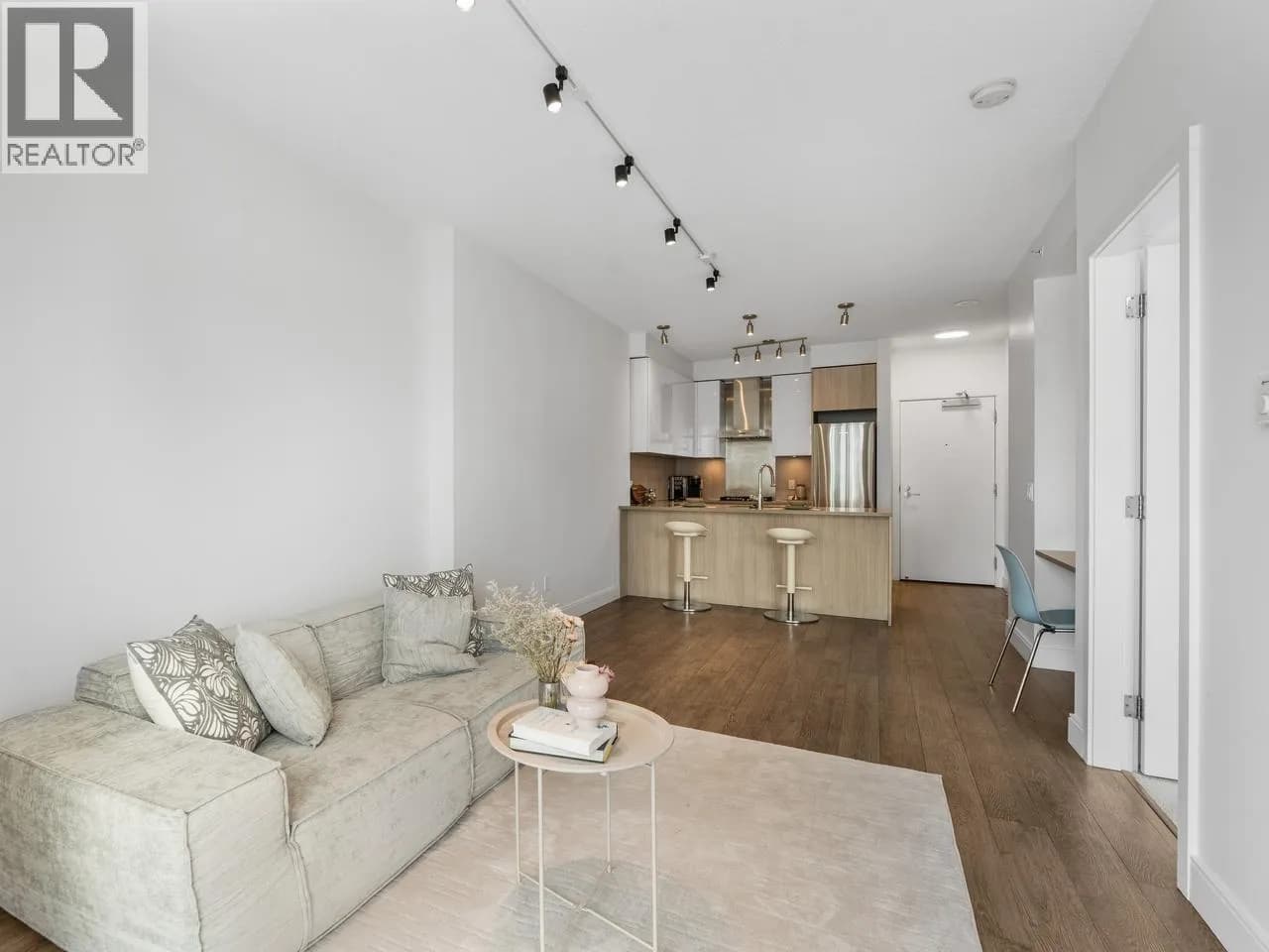 #2108 3007 GLEN DRIVE, Coquitlam, BC photo 5