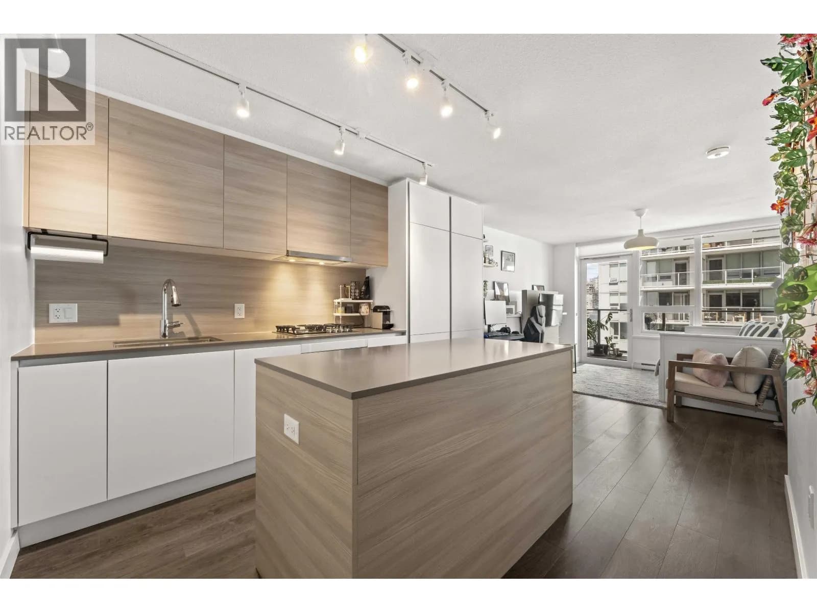 988 QUAYSIDE DRIVE, New Westminster
