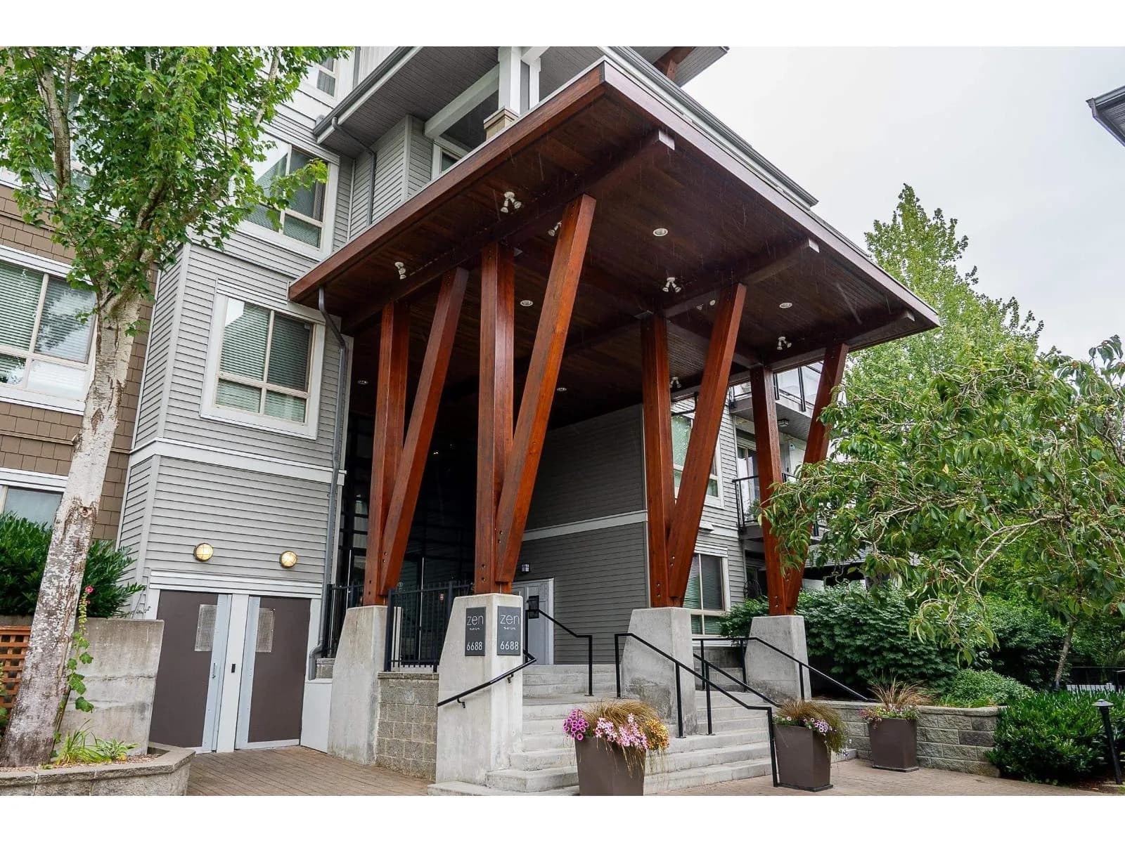 #321 6688 120 STREET, Surrey, BC photo 3