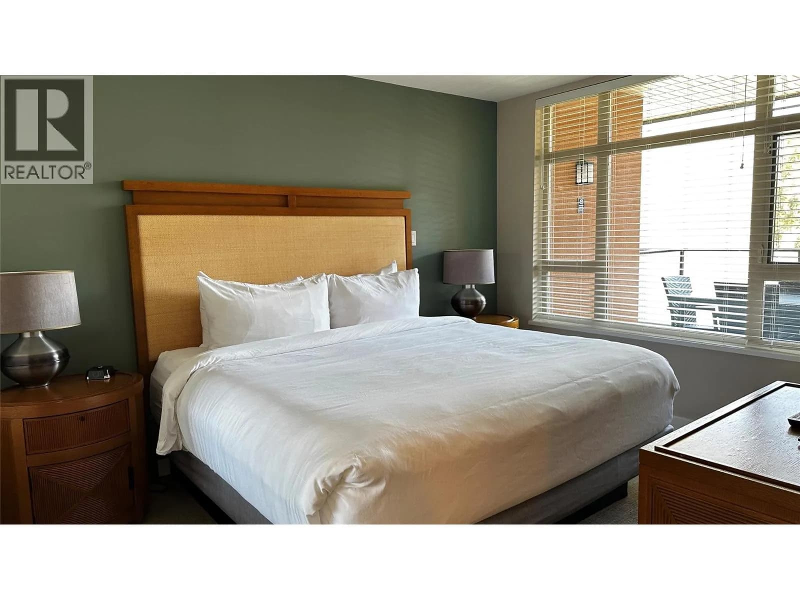 #335 15 Park Place, Osoyoos, BC photo 4