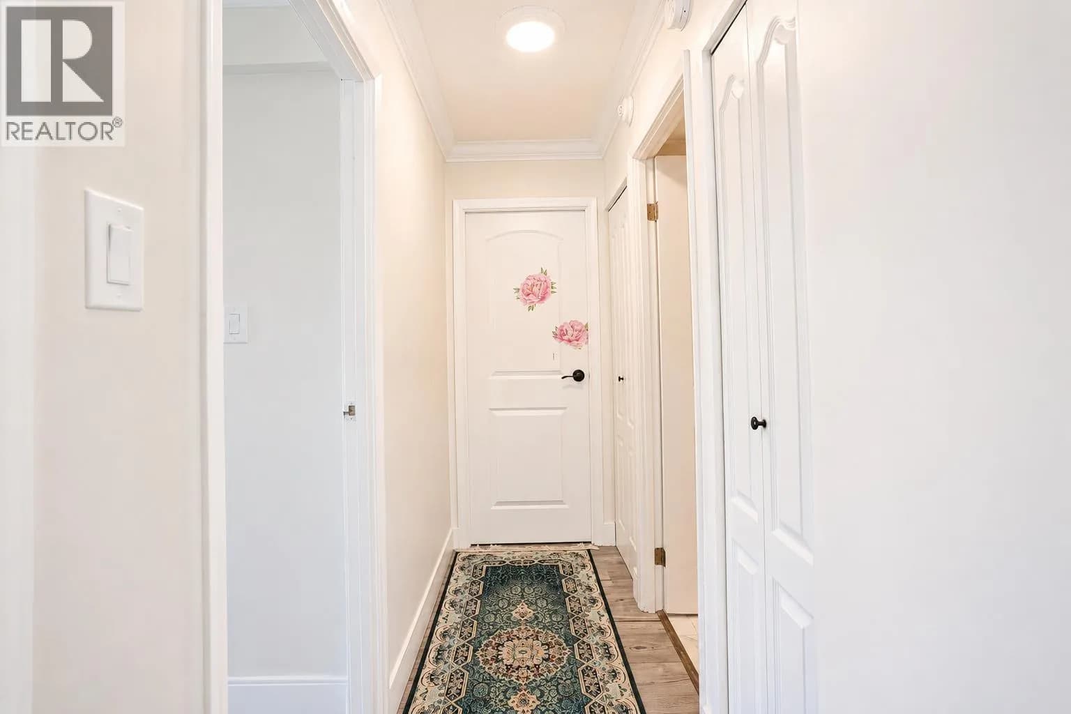 #1701 3755 BARTLETT COURT, Burnaby, BC photo 2