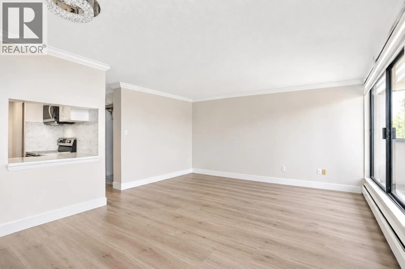 #1701 3755 BARTLETT COURT, Burnaby, BC photo 3