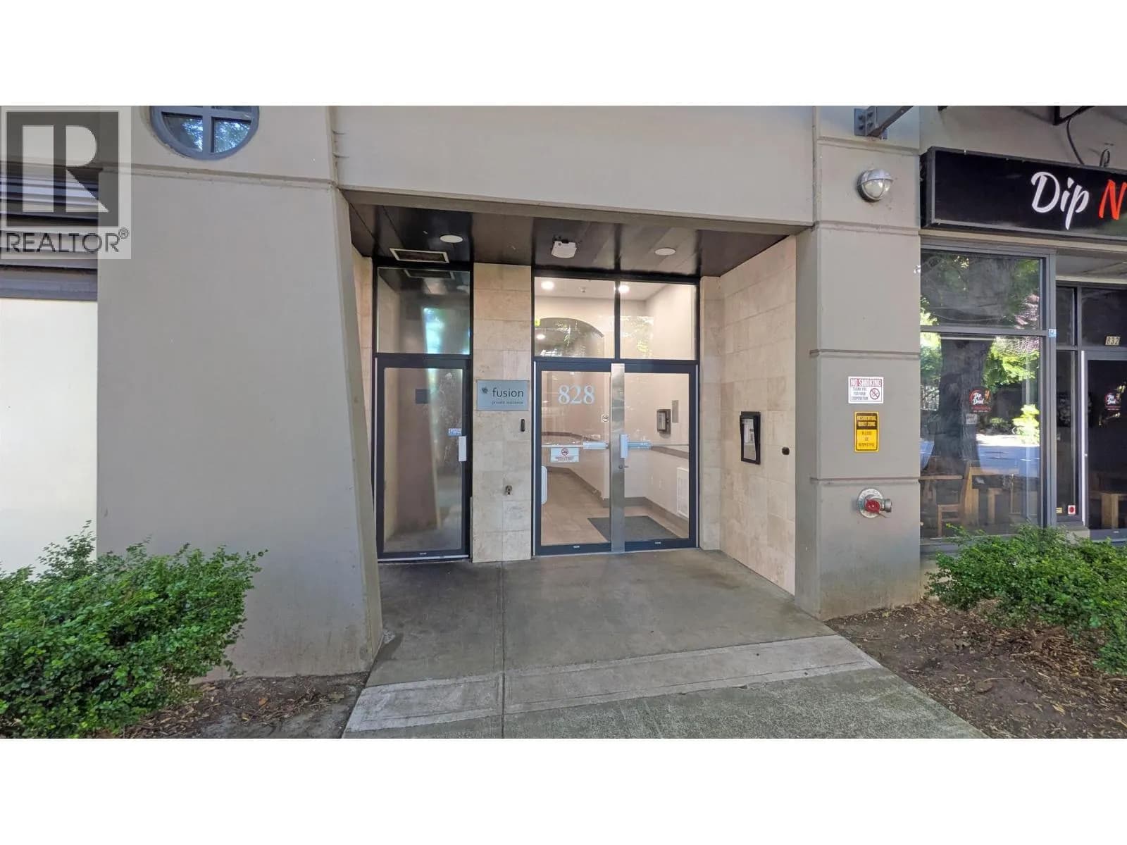 #505 828 CARDERO STREET, Vancouver, BC photo 2