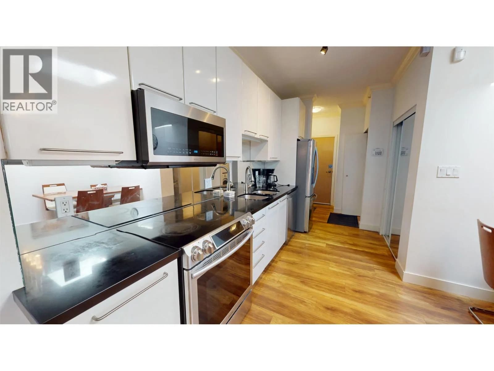 #505 828 CARDERO STREET, Vancouver, BC photo 5