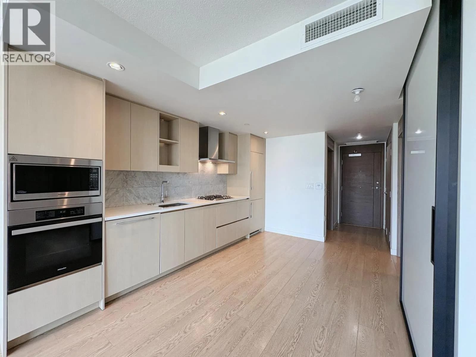#886 87 NELSON STREET, Vancouver, BC photo 4