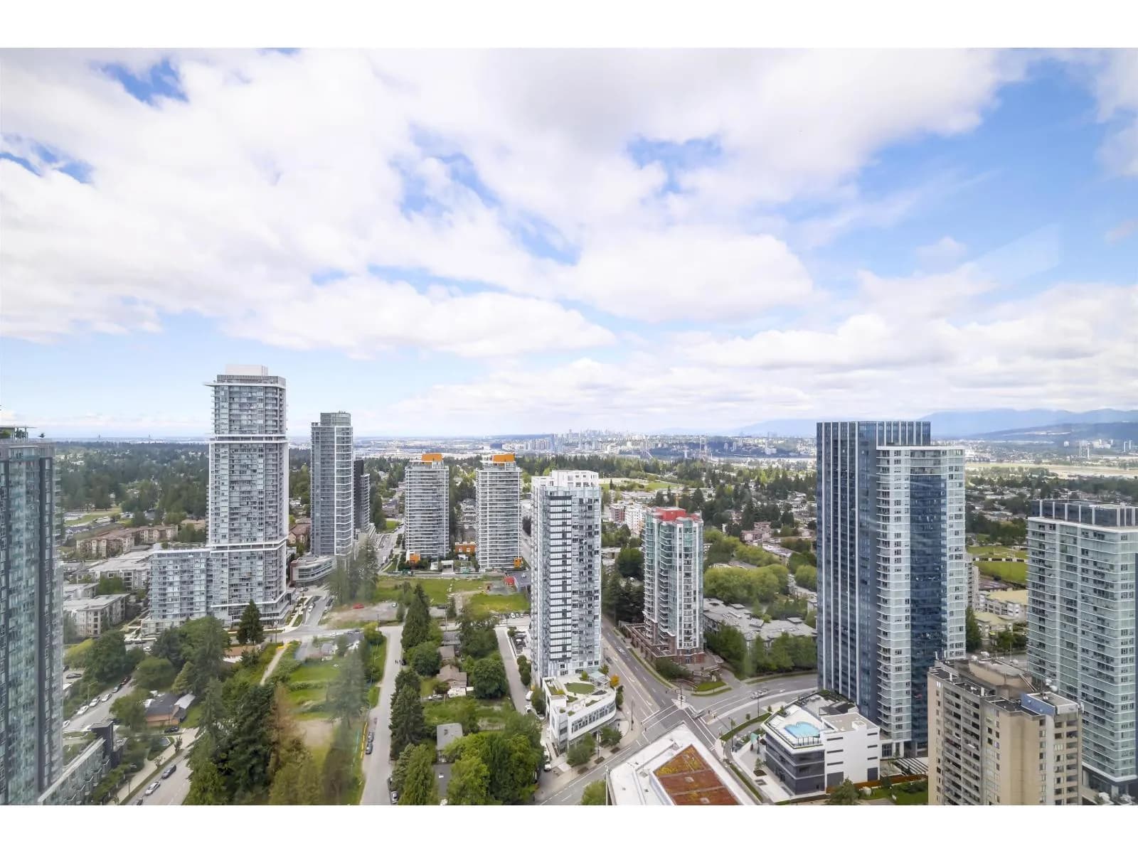 #3709 13495 CENTRAL AVENUE, Surrey, BC photo 3