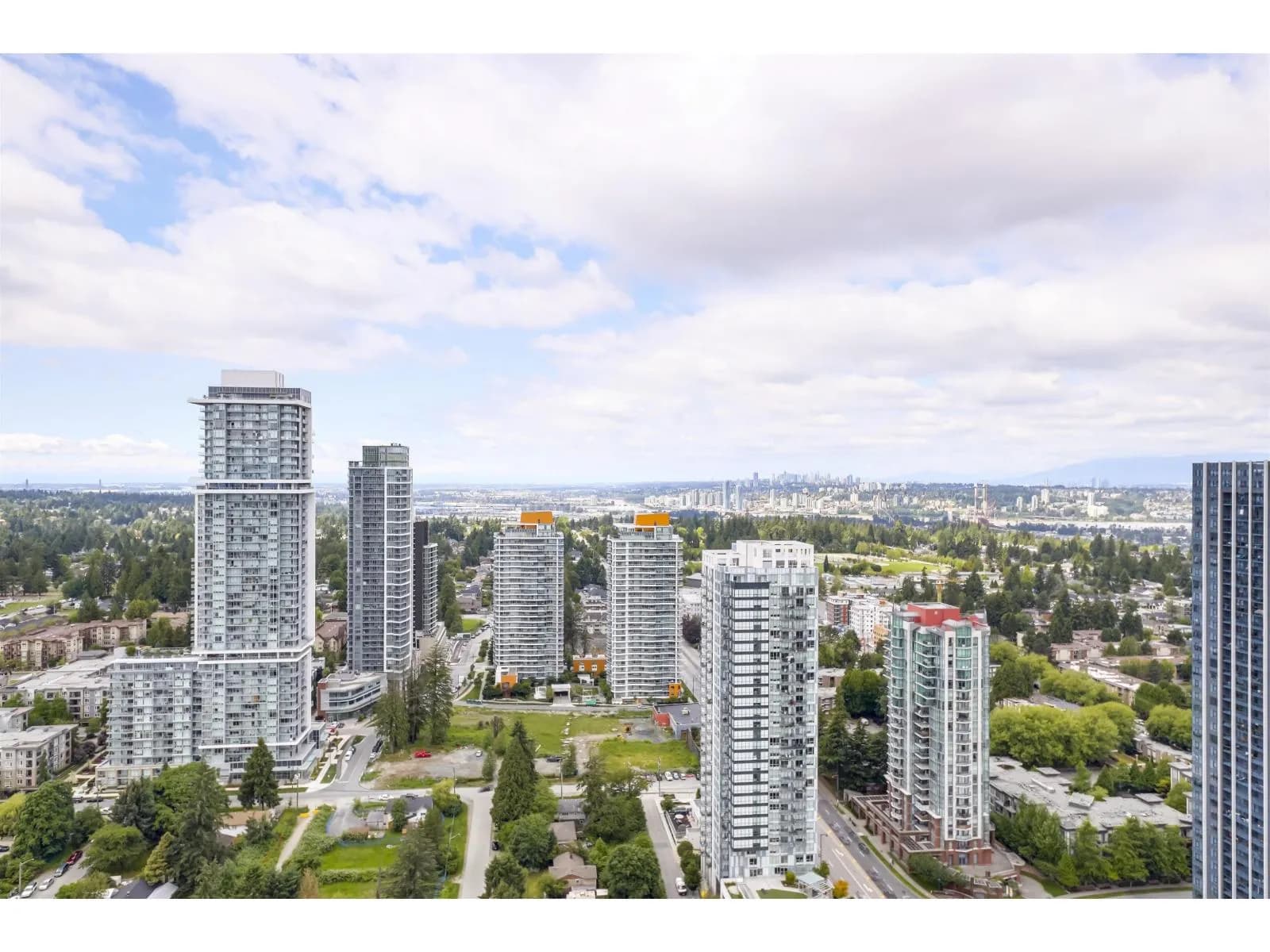 #3709 13495 CENTRAL AVENUE, Surrey, BC photo 5