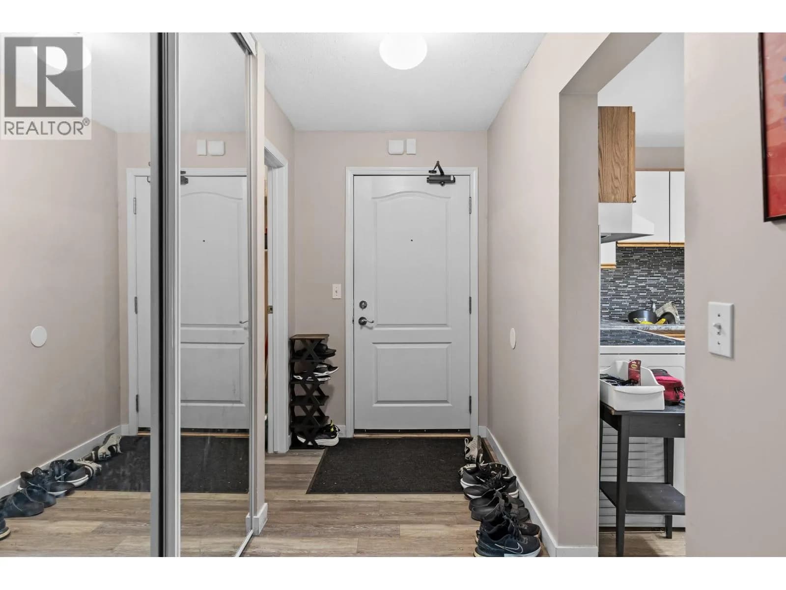 #204 780 Houghton Road, Kelowna, BC photo 5