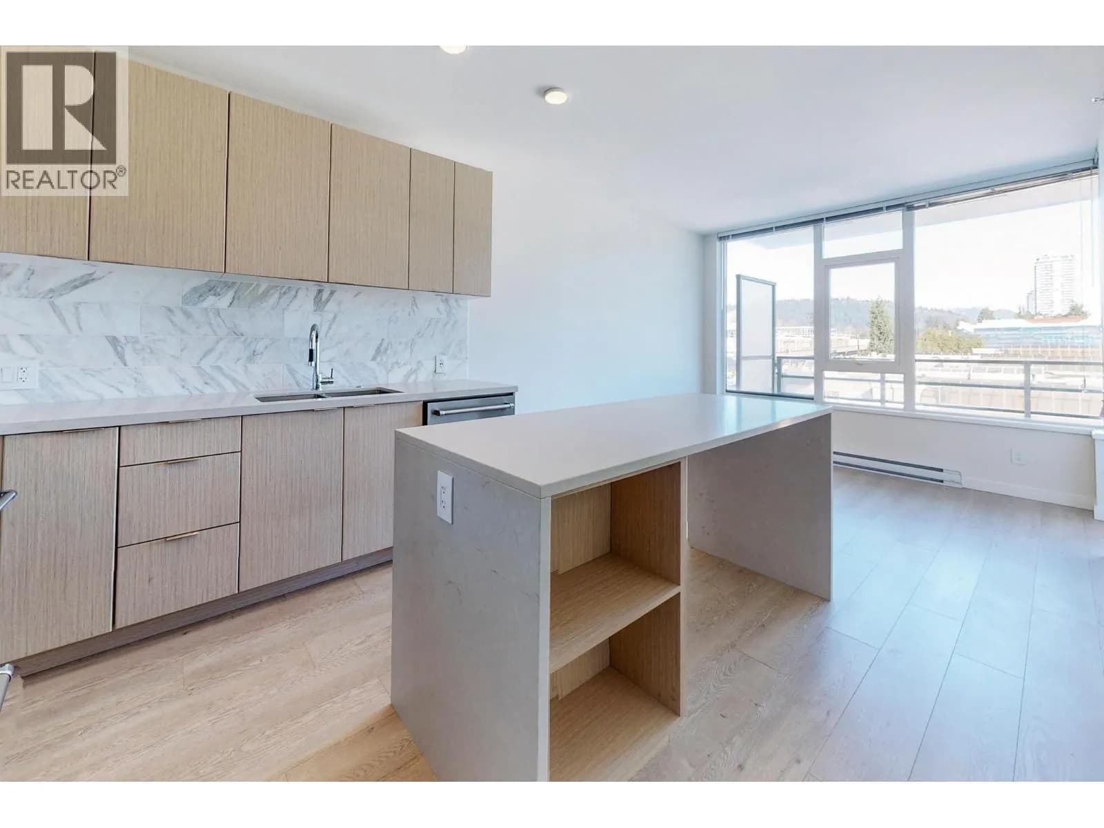 #503 530 N WHITING WAY, Coquitlam, BC photo 2