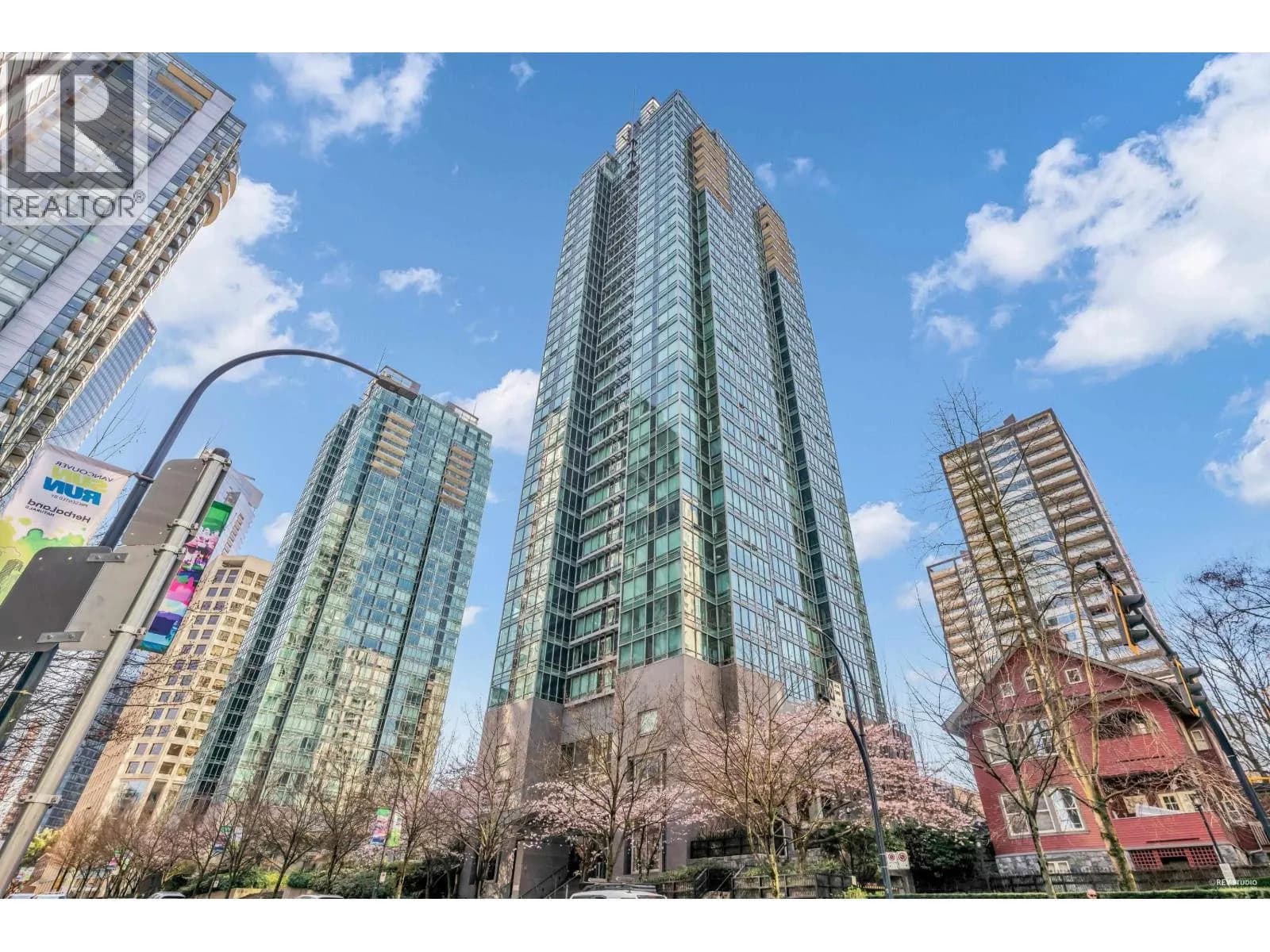 #2902 1288 W GEORGIA STREET, Vancouver, BC photo 2
