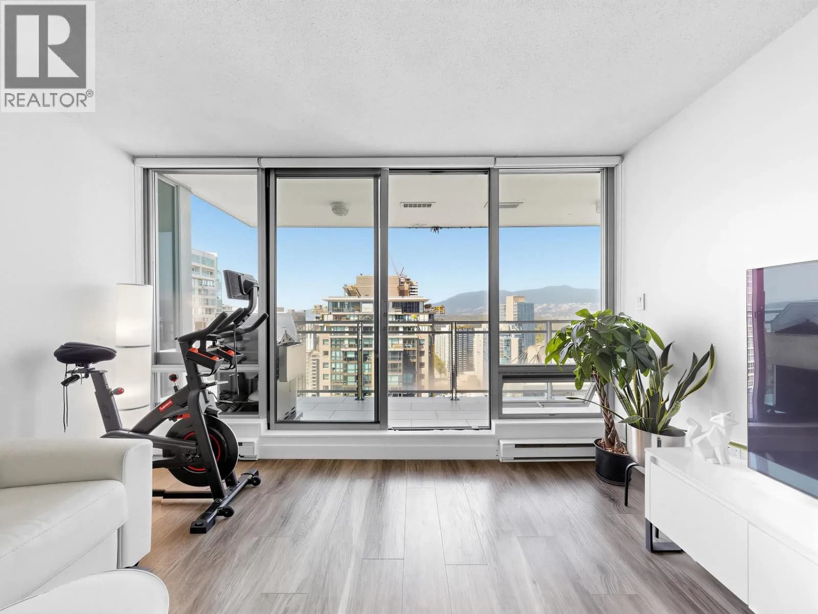 #2902 1288 W GEORGIA STREET, Vancouver, BC photo 5