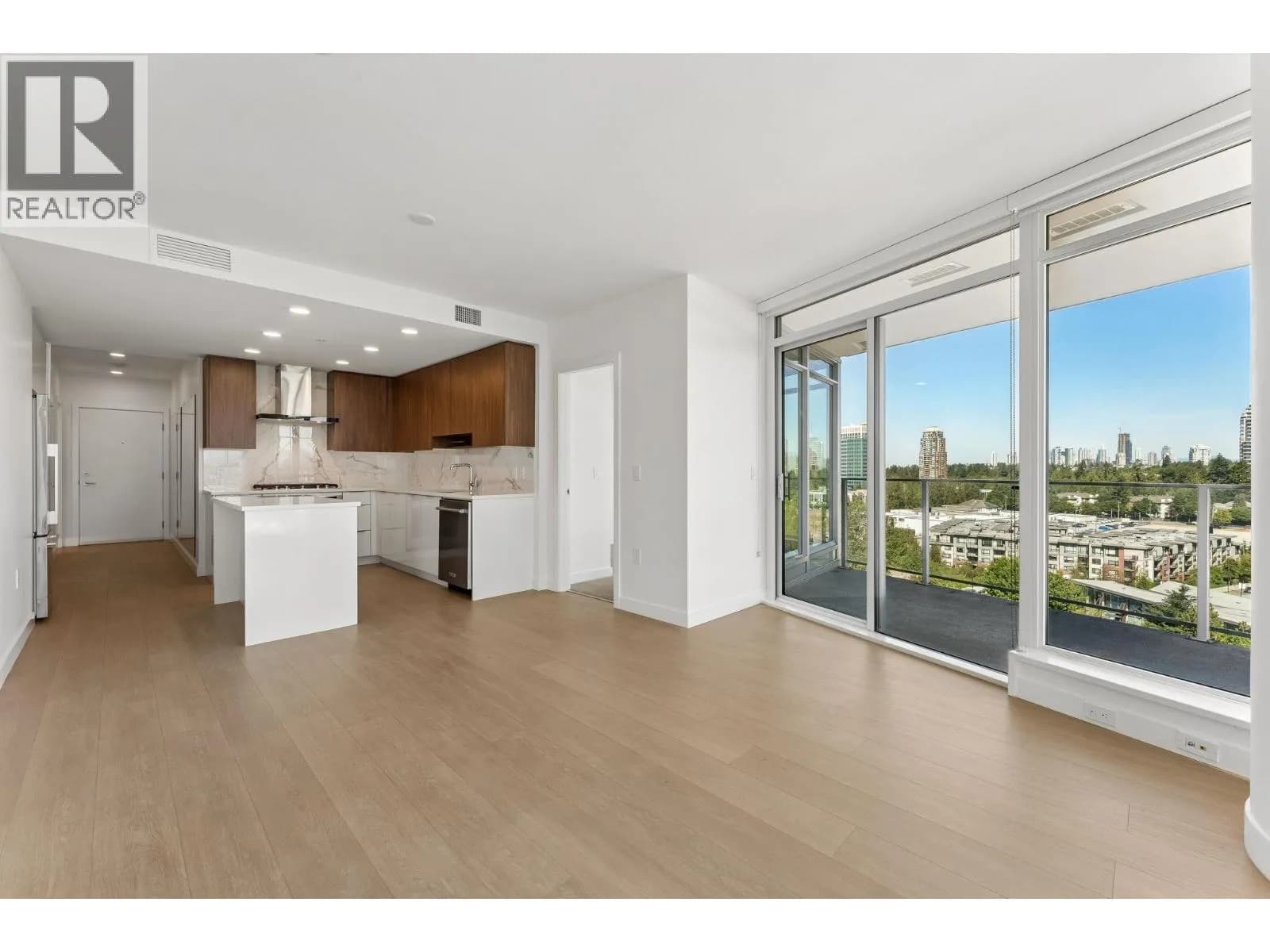 #903 7683 PARK CRESCENT, Burnaby, BC photo 5
