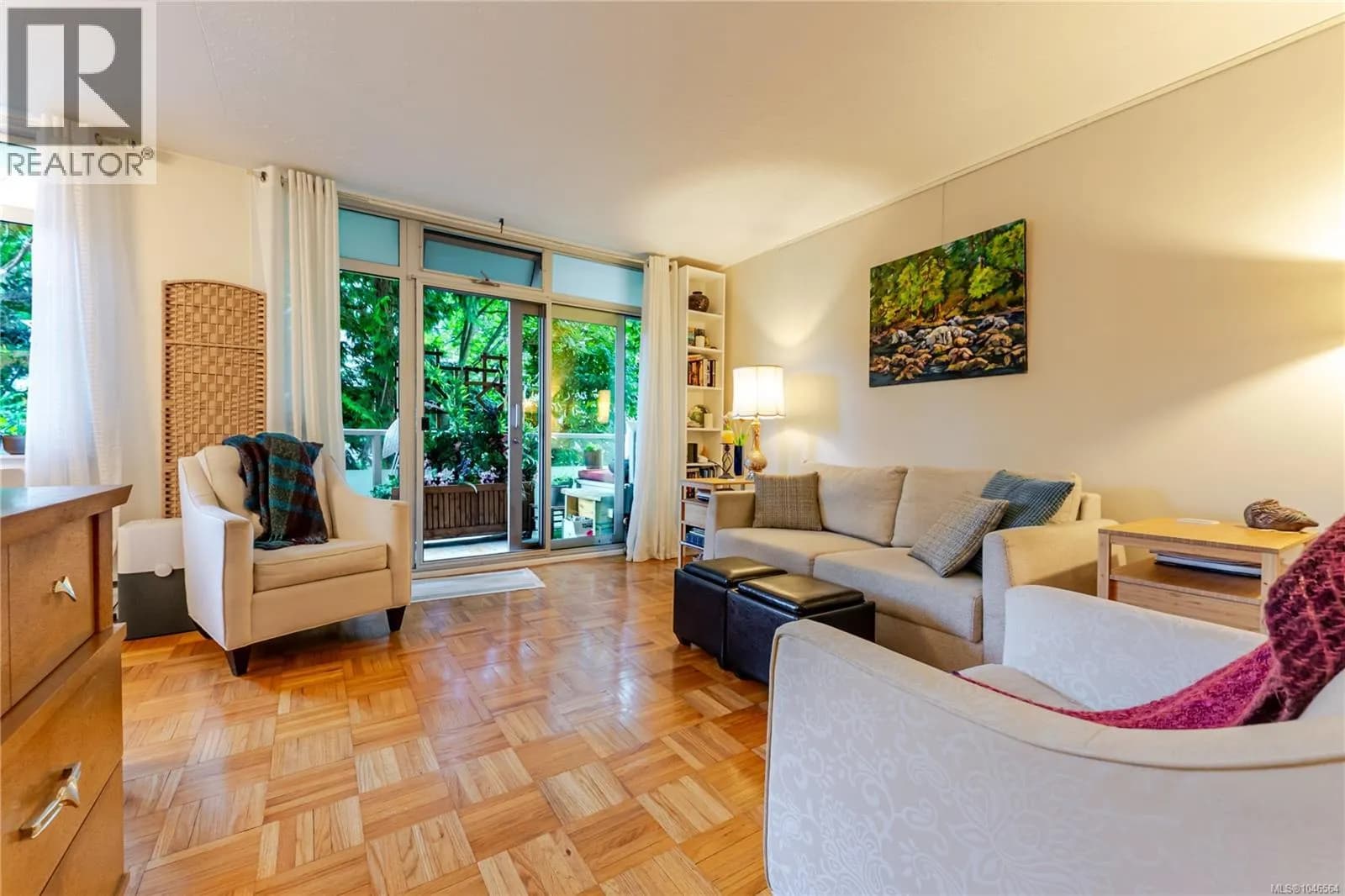 #101 250 Douglas St, Victoria, BC photo 2
