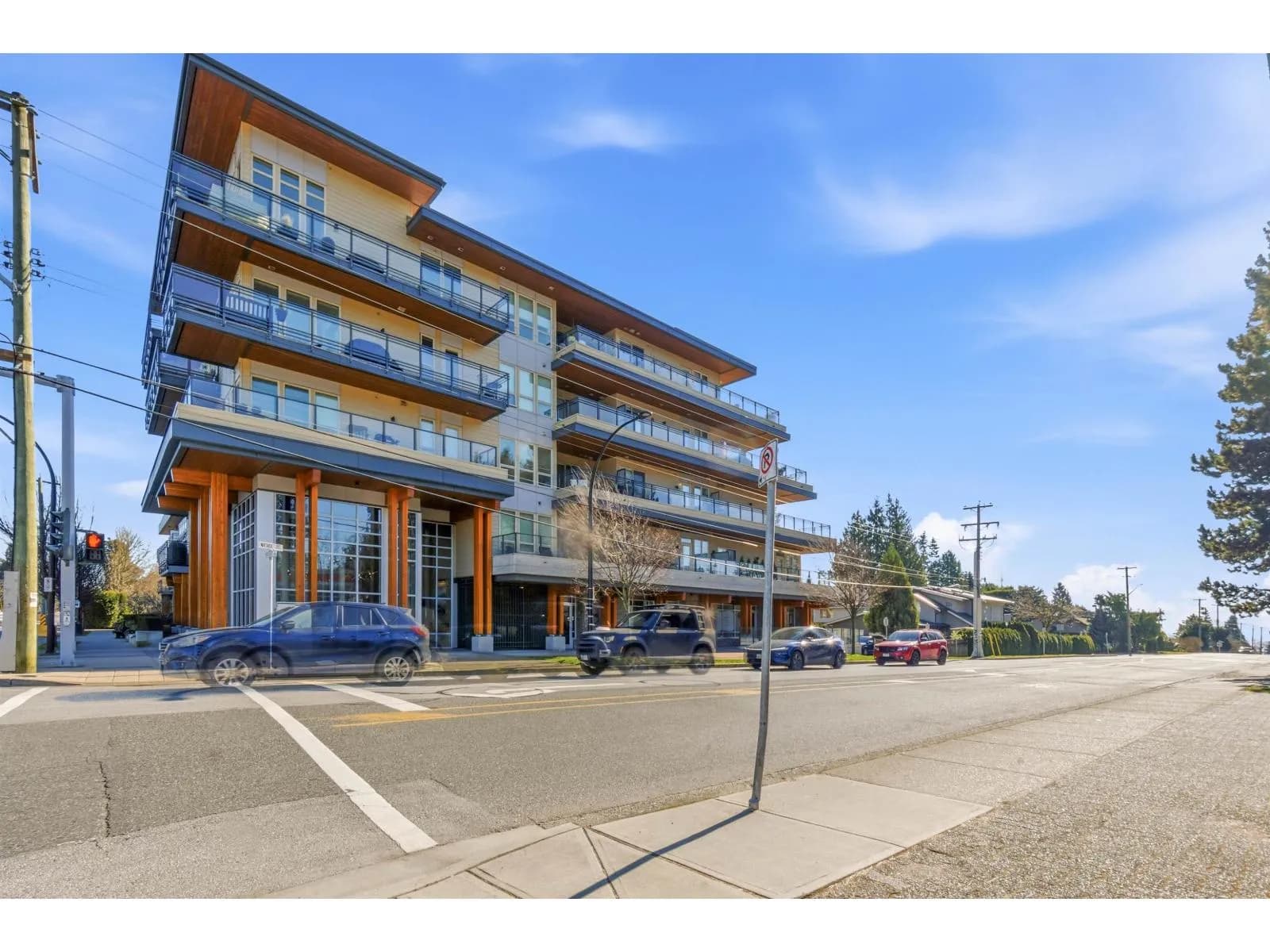 14022 NORTH BLUFF ROAD, White Rock