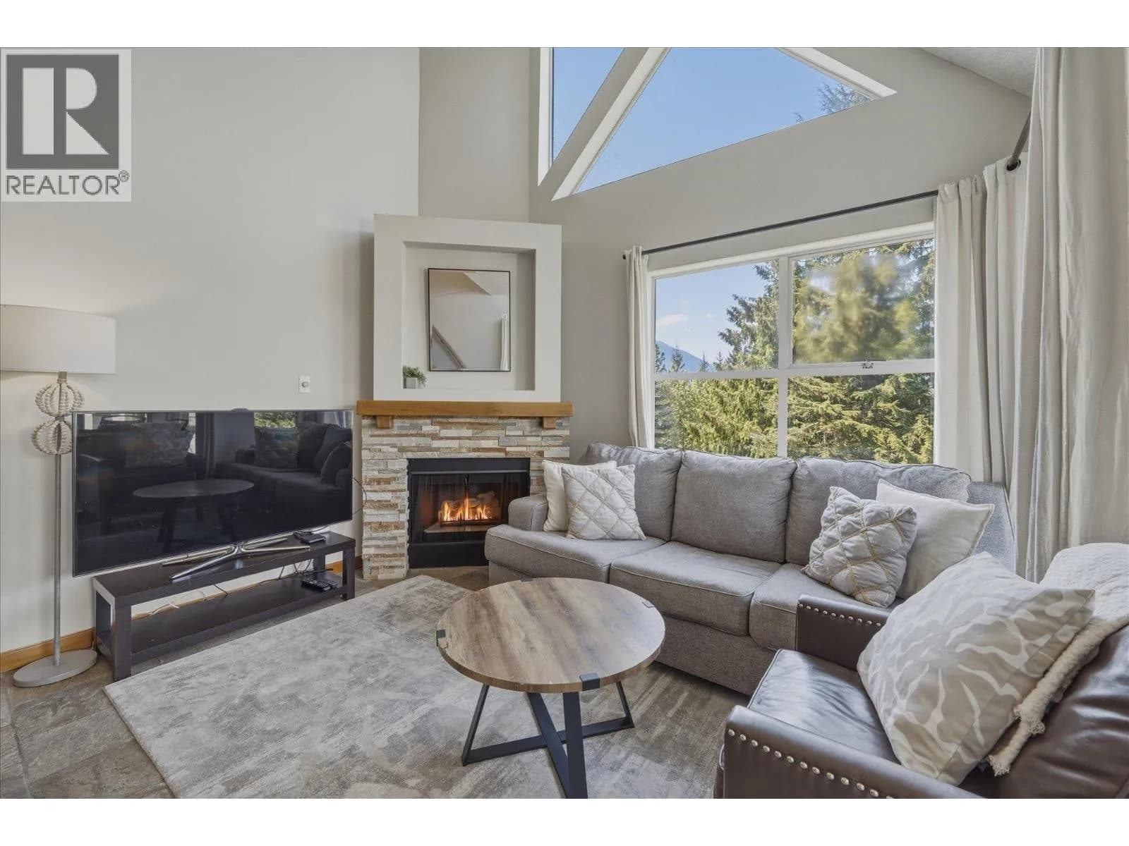 #302 4749 SPEARHEAD DRIVE, Whistler, BC photo 2
