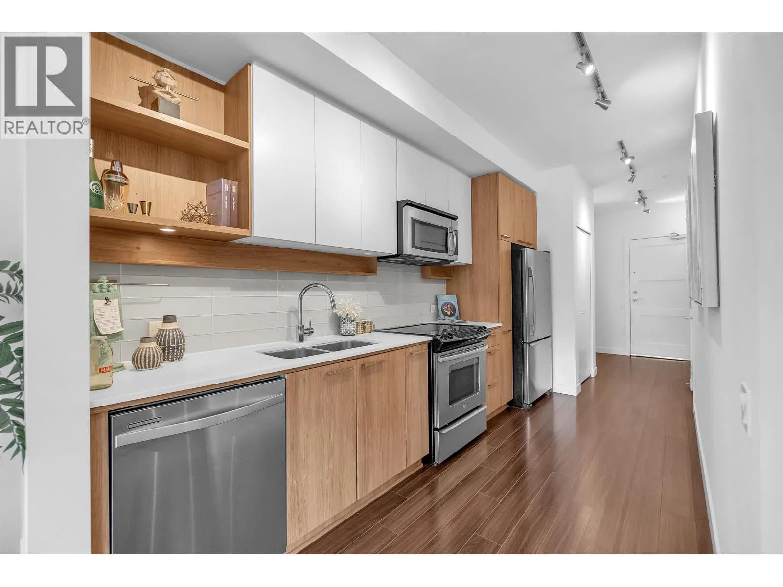 #107 608 COMO LAKE AVENUE, Coquitlam, BC photo 5
