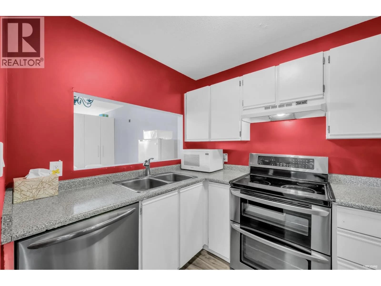 #115 918 RODERICK AVENUE, Coquitlam, BC photo 2
